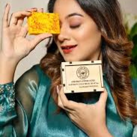 Saffron Goat Milk soap with Box 100gm